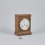 670051 Table clock
